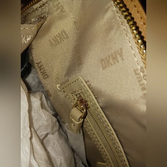NWT DKNY Handbag  - Picture 11 of 16